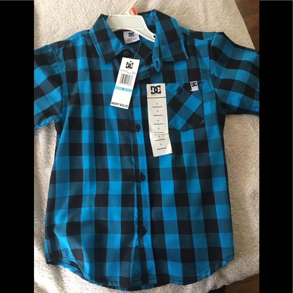 Boys DC a button down shirt size 5 NWT